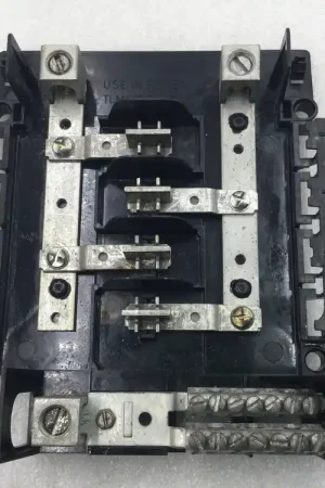 Trending GE/General Electric TLM612/812/TM810 8 Space 240V Load Center Guts Only 7" x 6"