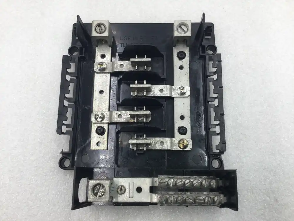 Trending GE/General Electric TLM612/812/TM810 8 Space 240V Load Center Guts Only 7" x 6"