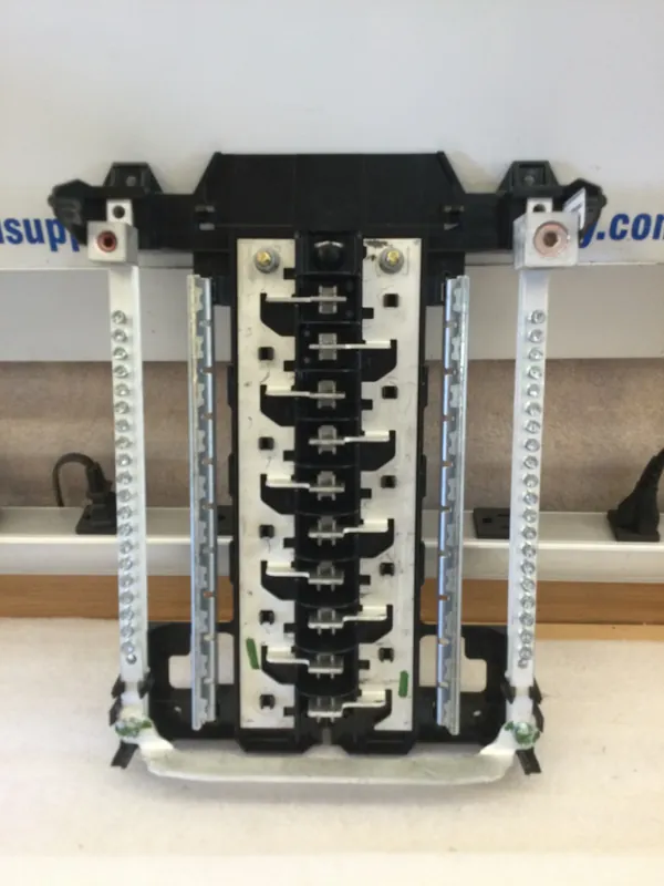 GE TM2020RCUBK1 200 Amp 20 Space 120/240 VAC Load Center Guts Only 10" X 13" Price Drop