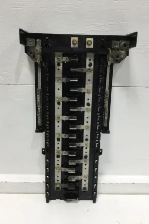 Top Pick GE TM30C 15 Space/30 Circuit 150 Amp 120/240 VAC Load Center Guts Only 10"x19"
