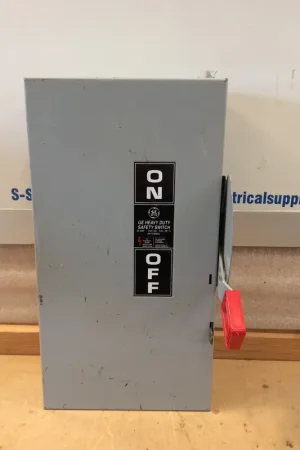 Buy Online General Electric TH3222 2 Pole 60A 240VAC Fusible Safety Switch Model 10
