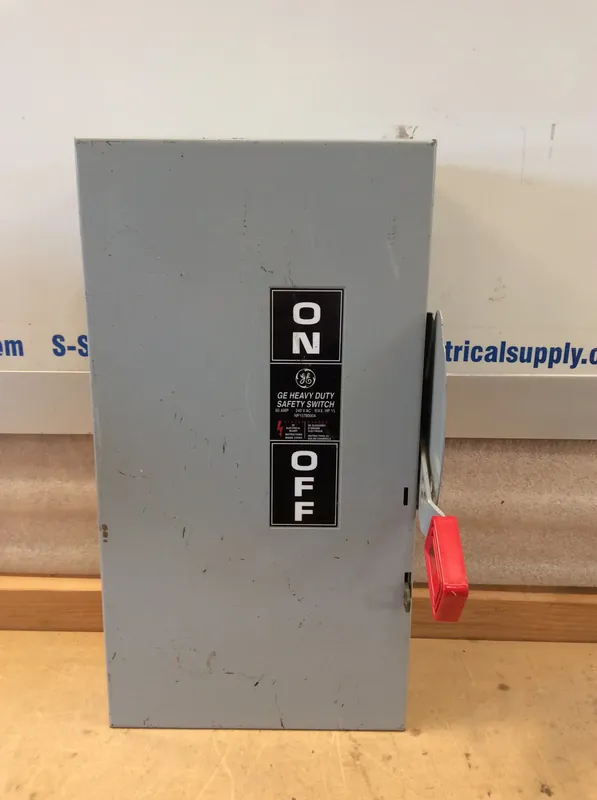 Buy Online General Electric TH3222 2 Pole 60A 240VAC Fusible Safety Switch Model 10