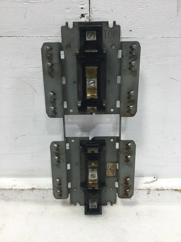 General Electric TX1612E 16 Space 125 Amp Split Buss Load Center Guts 6.5" X 14" Top Rated