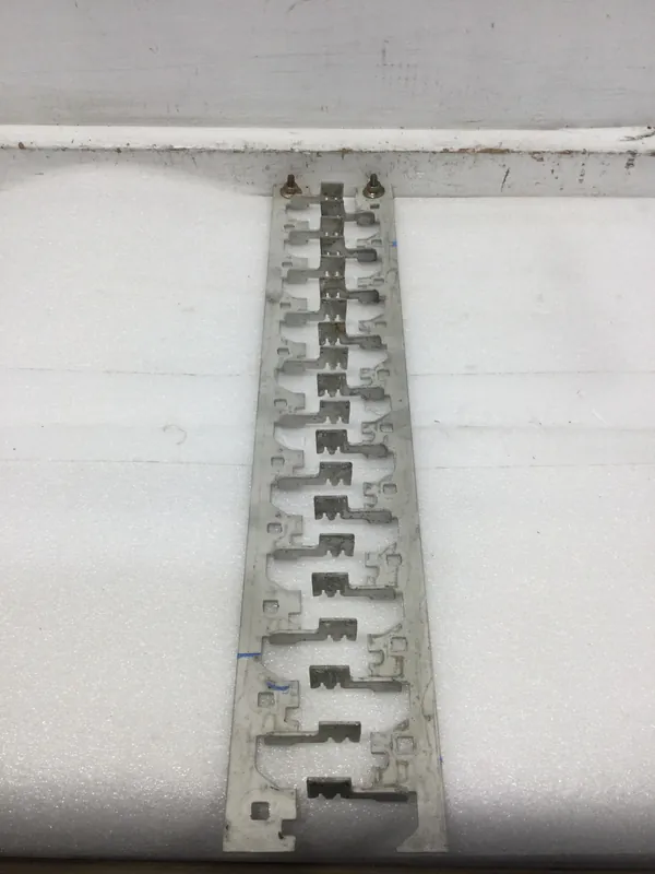 GE TLM4020CCU 40 Space Load Center Left & Right Breaker Buss Bars Only 21" Long Secure Checkout