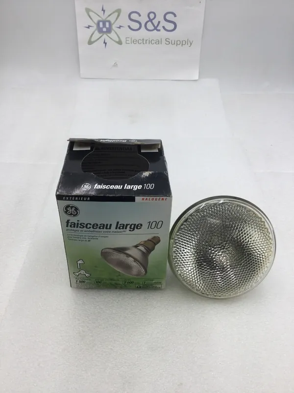 GE General Electric 100PAR/H/FL25 100 Watt Halogen 25 Degree Beam 120 VAC Lamp/Bulb Fresh Stock