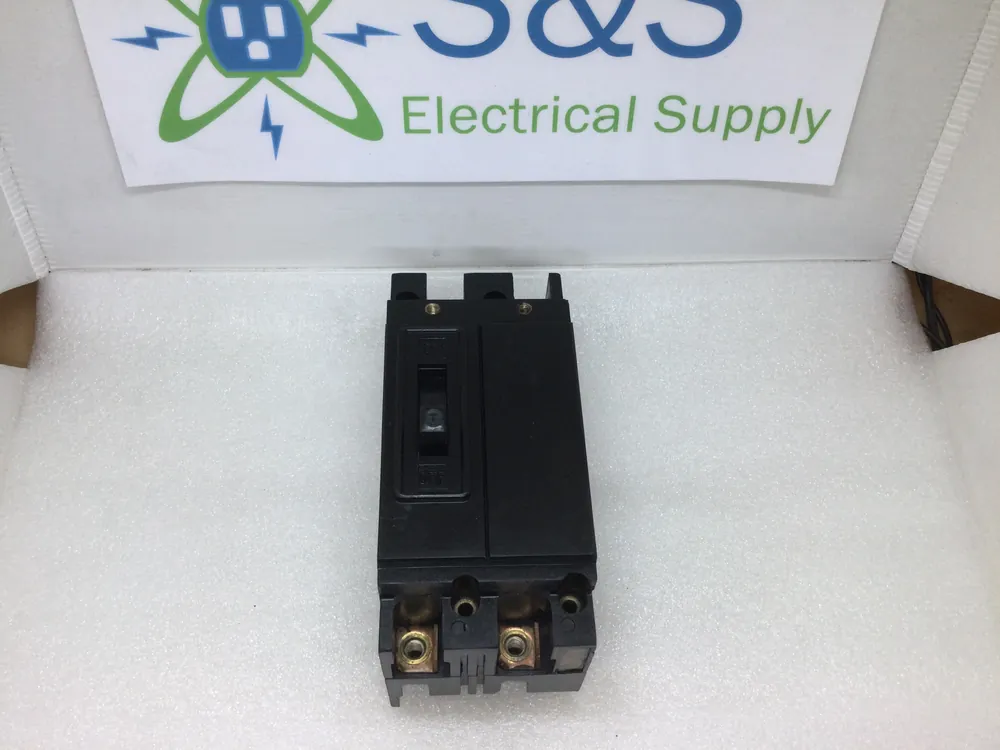 General Electric (GE) / Trumbull AT22015 15 Amp 2 Pole 240V Type AT Circuit Breaker New Release