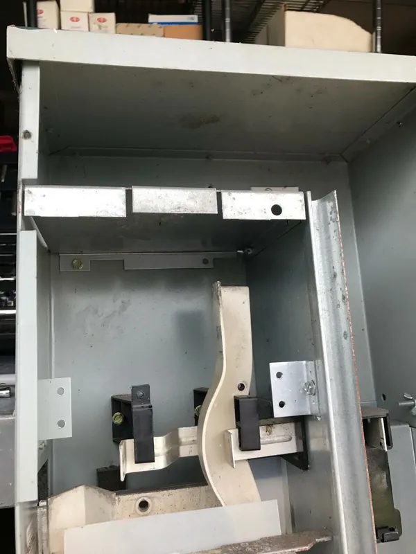 New Release Ge Tmpr8412r Meter Stack, 800a, 4 X 200a Socket, 1ph, (Hardware/Top Plate)