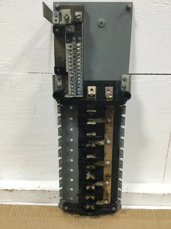 GE/General Electric TM2020 200 Amp 20 Space 120/240V Guts Only 6" X 19" Instant Buy