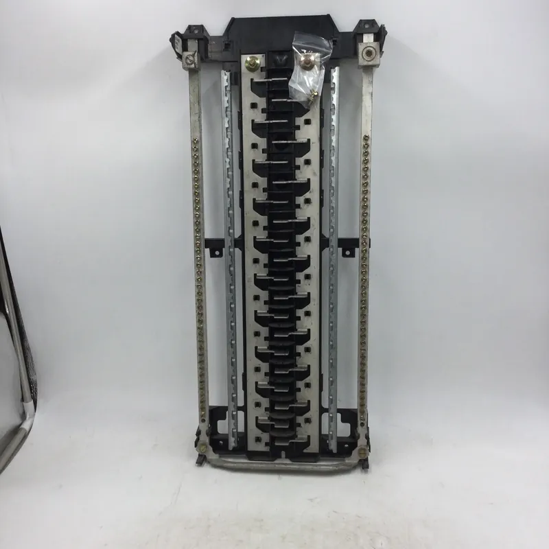 General Electric TM4020CCU 200 Amp 40 Space MLO Load Center Guts Only 10" x 23" Must Have