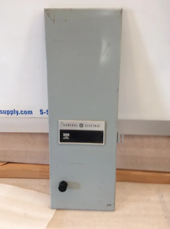 General Electric 300 Line Control NEMA Size 2 600V Panel 8.5"W x 23.75"H Fast Shipping