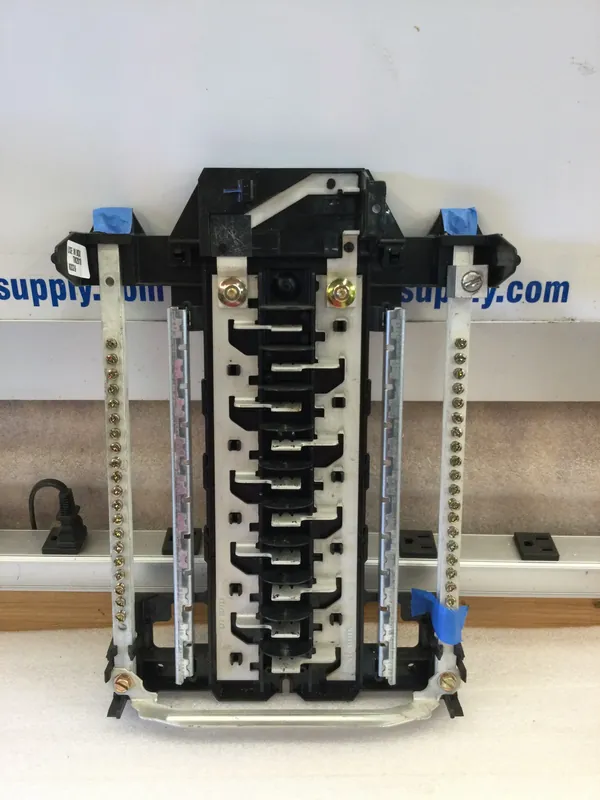 Hot Deal GE General Electric TM2010 100 Amp 10 Space 20 Circuit Panel Guts Interior Only