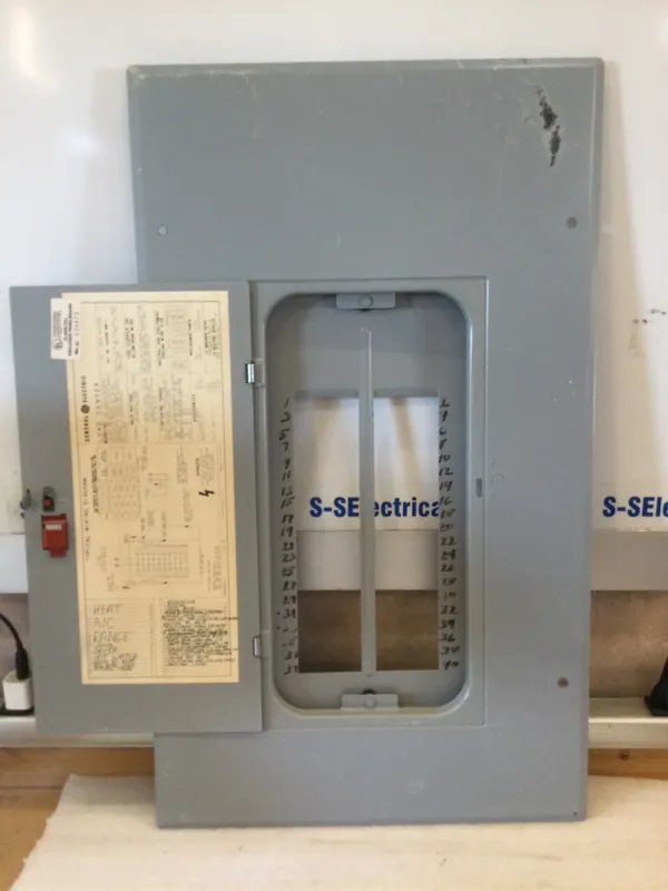 Buy Direct GE General Electric TL2020C Mod 1, Type 1 200 Amp 120/240v 3 Wire 1 Phase Load Center Enclosure 26" x 15.5"