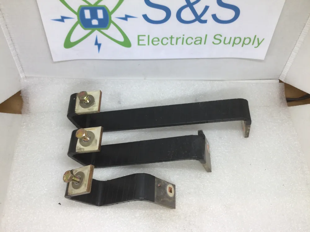 Fresh Stock GE/General Electric 3 Phase Mounting Feet for SGD Type Breaker (Please See Photos)